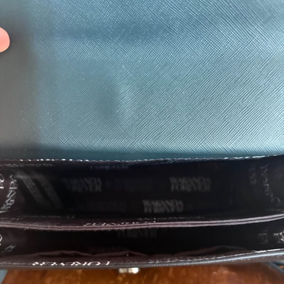 Cross body - Picture 2 of 4